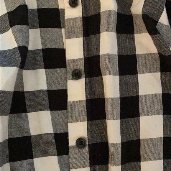 clothes - Picture 3 of 3